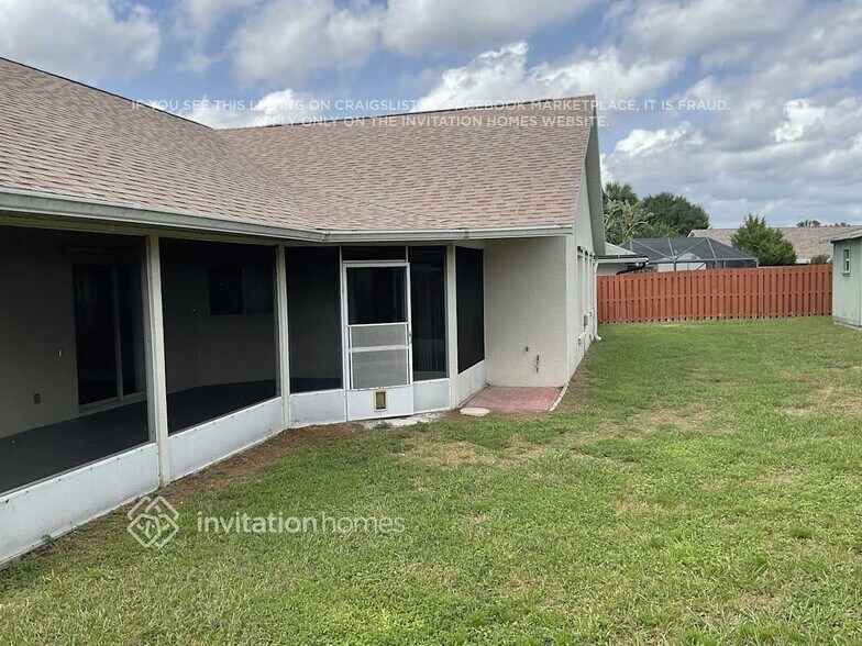 Building Photo - 888 Somerset Dr