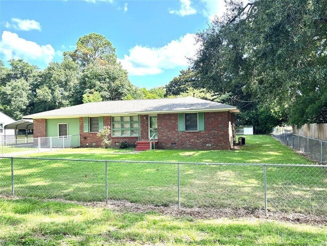 Building Photo - 1024 Gaddis Ave