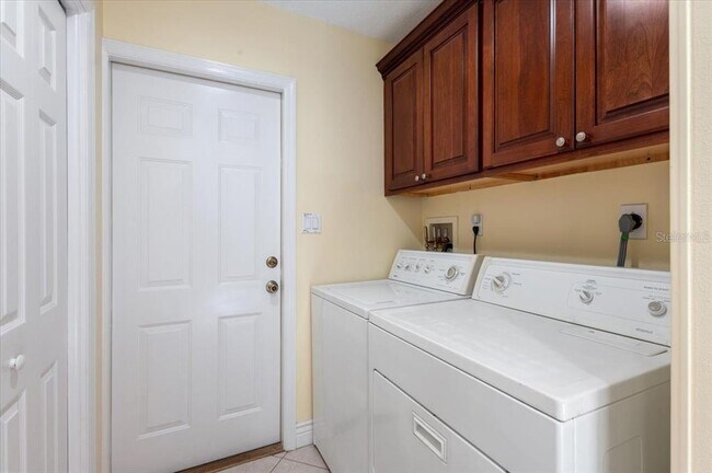 Building Photo - 1387 Moonmist Dr
