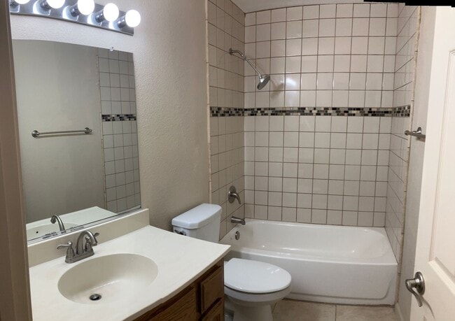 Building Photo - 2412 Alexia Way