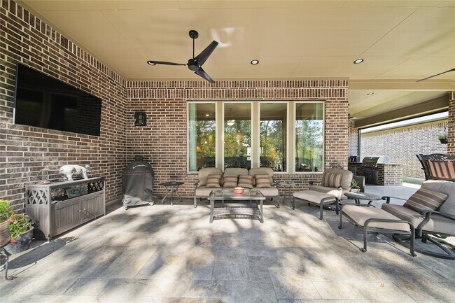 Building Photo - 9510 Spring Rose Dr