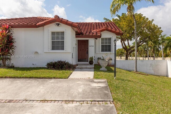 Building Photo - 20700 SW 81st Ave