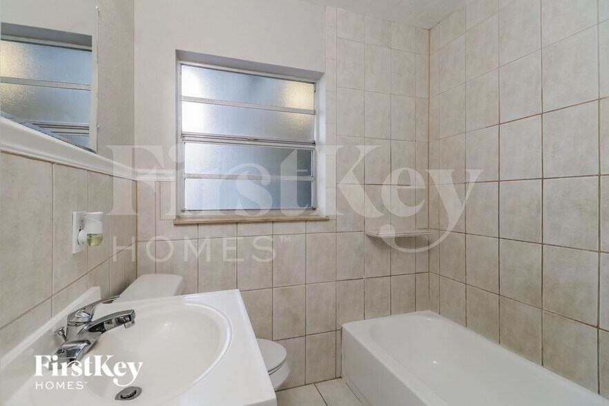 Building Photo - 211 W 108th Ave