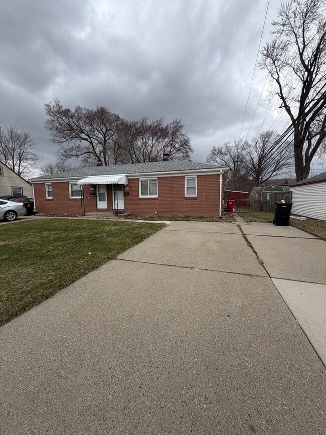 Building Photo - 18639 Hazelwood St