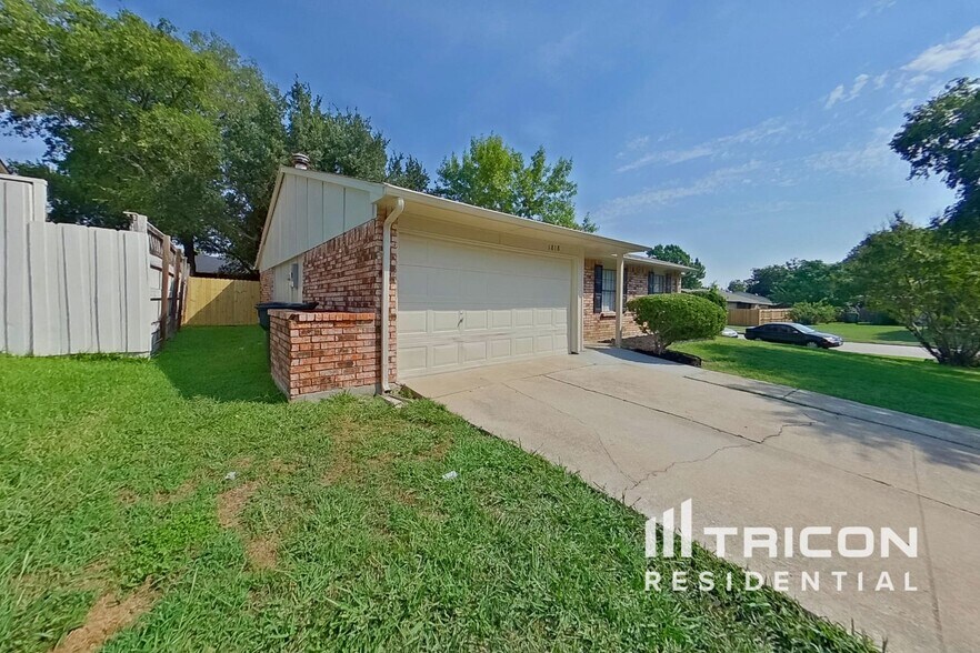 Building Photo - 1818 Pilot Way
