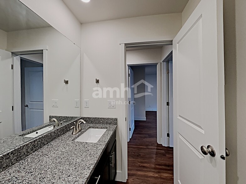 Building Photo - 12404 83rd Ave E