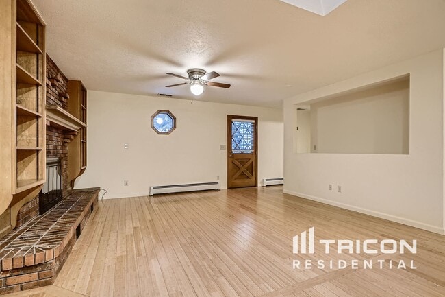 Building Photo - 3791 Vivian Ct