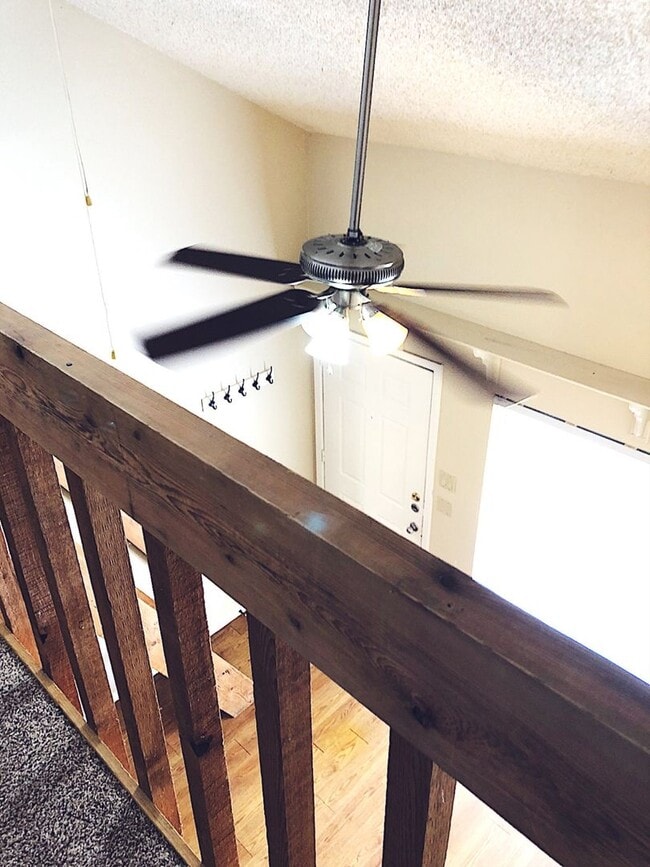 Building Photo - PEARL WEST CAMPUS - LOFTED 2BD/1BA