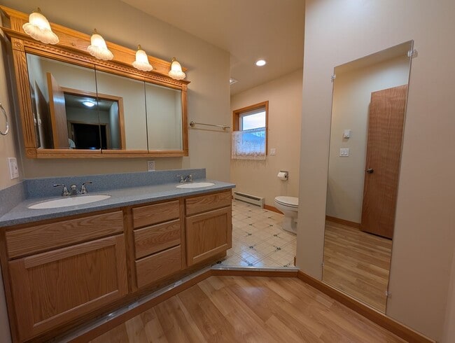 Building Photo - Unfurnished Auke Bay Home, 3BD+Den, 2BA, H...