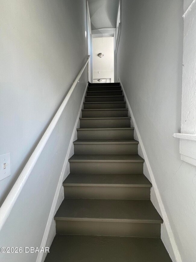 Building Photo - 209 Taylor Ave