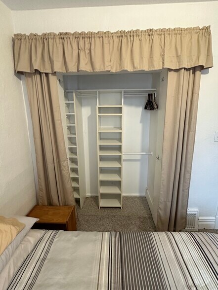 Building Photo - 624 N 2nd Ave W