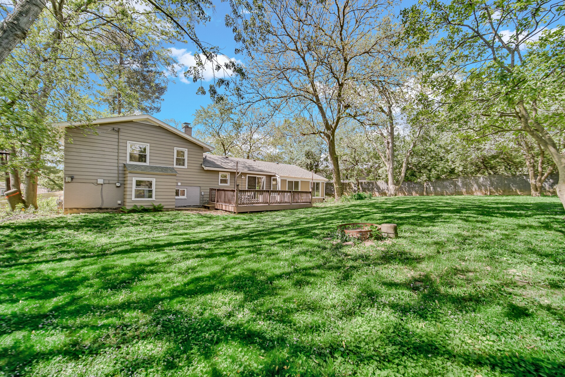 Building Photo - 22W362 Hackberry Dr