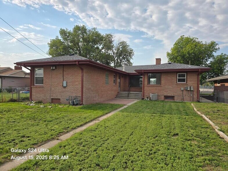 Building Photo - 1634 King St