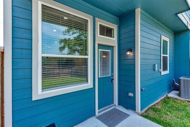 Building Photo - 343 E Coralburst Lp