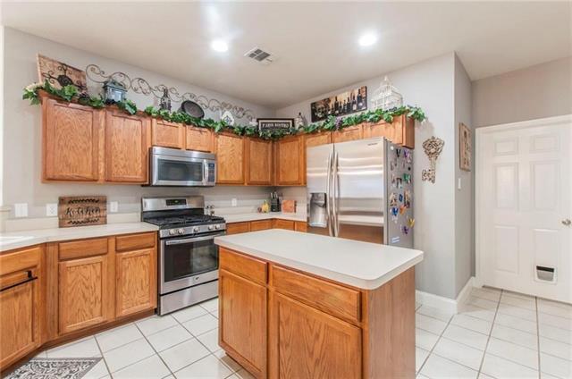 Building Photo - 9801 Old Field Dr