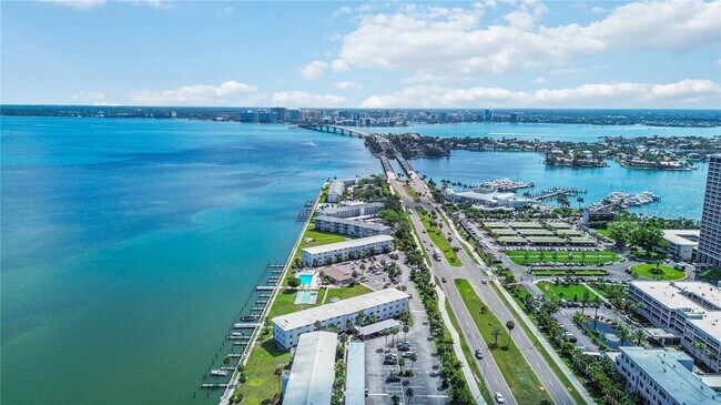 Building Photo - 765 John Ringling Blvd