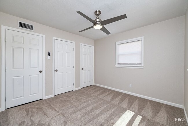 Building Photo - NOW AVAILABLE - 3 Bedroom Home in College ...