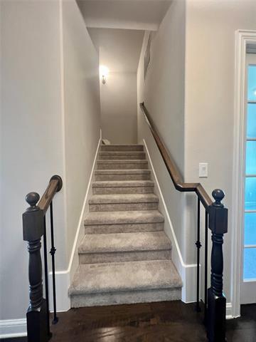 Building Photo - 820 Rosebud Trl