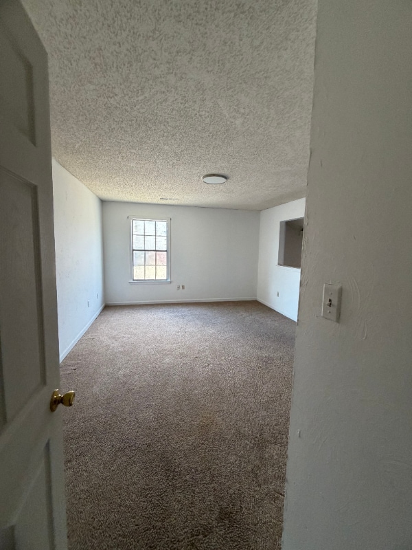 Building Photo - 6001 Hickory Cove