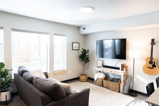 Building Photo - Teton River Flats Building 7B