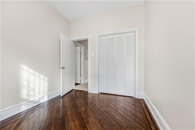 Building Photo - 534 81st St