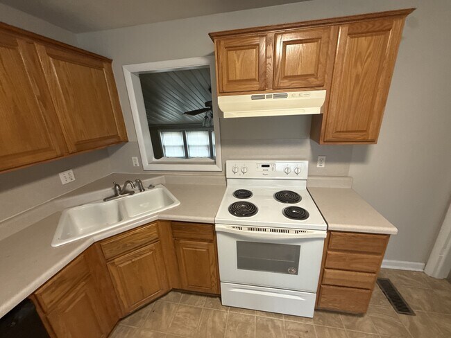 Building Photo - 223 Wiegel Dr