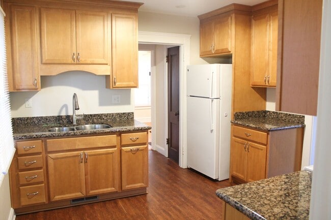 Building Photo - Single-Family Home in Greenbush Neighborhood!