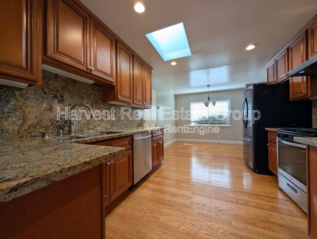 Building Photo - 25930 Madeline Ln