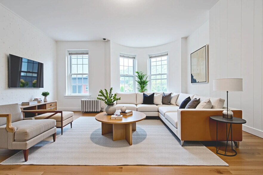 Primary Photo - 11 Cazenove St