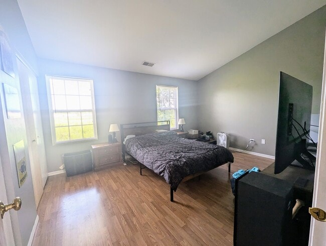 Building Photo - 2502 Oak Tree Ln