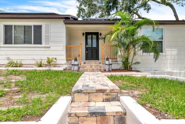 Primary Photo - Charming 3BD/2BTH Home with Private Backya...