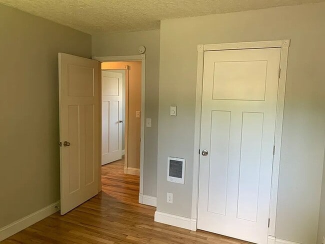 Building Photo - Beautiful ranch style starter home