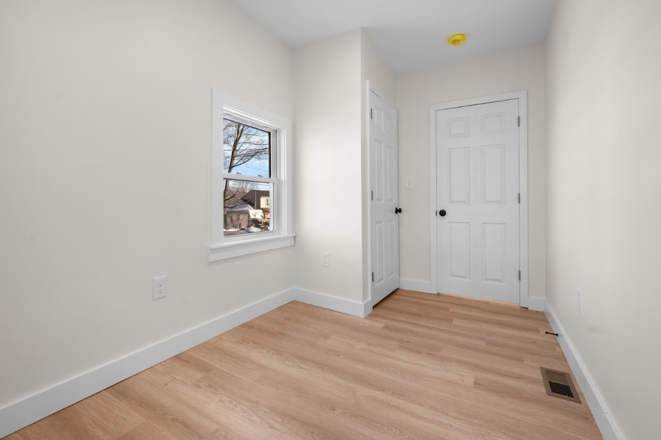 Building Photo - 17 Bridge St