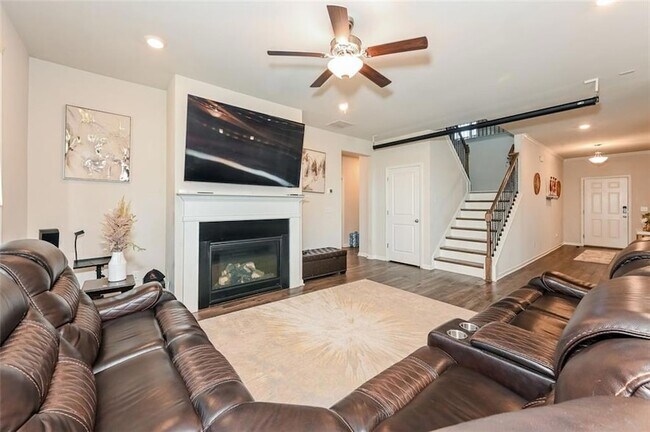 Building Photo - 4245 Grandview Pointe Wy