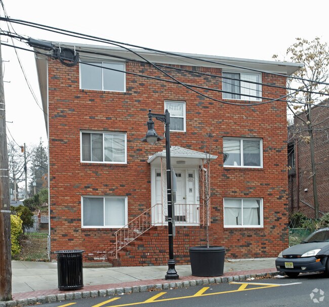 Primary Photo - 320 Hackensack St
