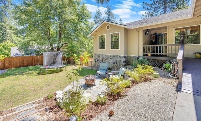 Building Photo - 22689 Cedar Pines Ave