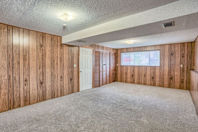 Building Photo - 836 Winchester Dr