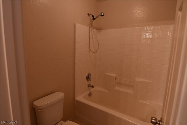 Building Photo - 2689 Niddrie Ave