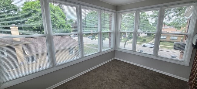 Building Photo - 1500 W Touhy Ave