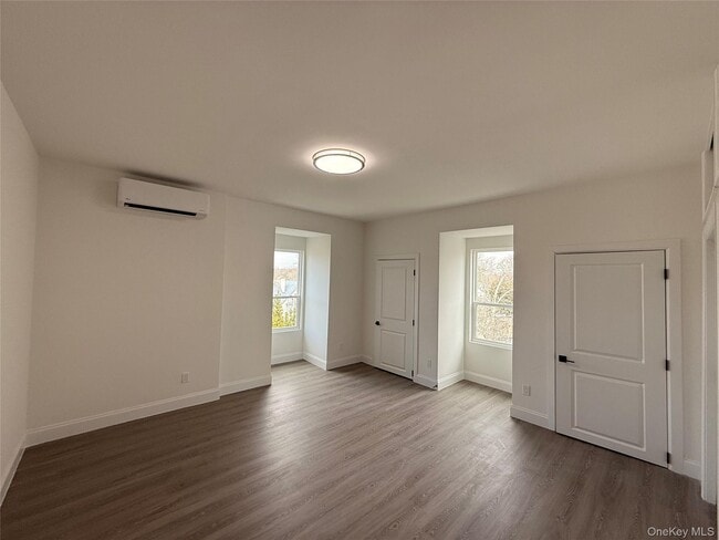 Building Photo - 222 Primrose Ave