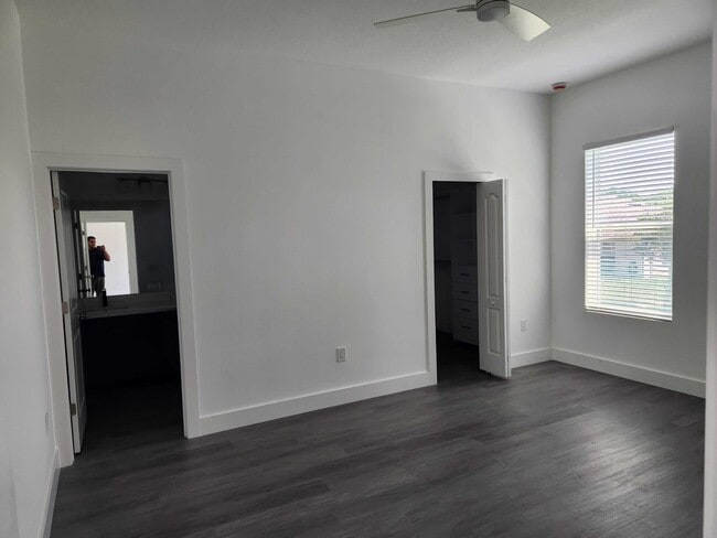 Building Photo - 309 Lakewood Ln