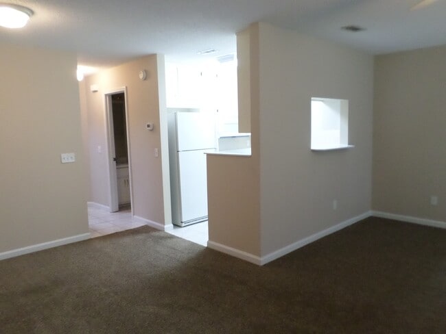 Building Photo - Briarwood West - 1/2 OFF FIRSTS MONTHS RENT WITH 12M LEASE!