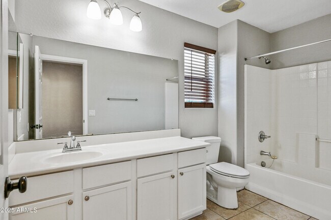 Building Photo - 7104 S 7th Ln