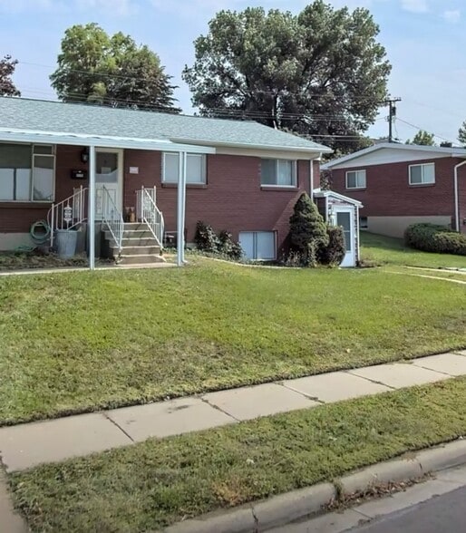 Building Photo - 1865 S Spring Creek Dr