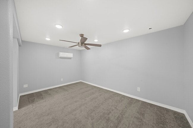 Building Photo - 3802 Bayshore Dr