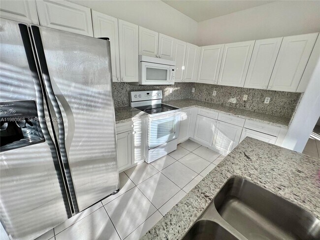 Building Photo - 13776 SW 114th Terrace