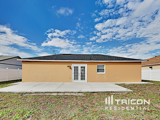 Building Photo - 871 Jarnac Dr