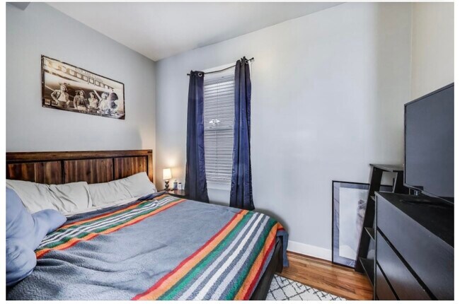 Building Photo - 1630 N Talman Ave