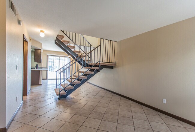 Building Photo - 588 Sellers Pl