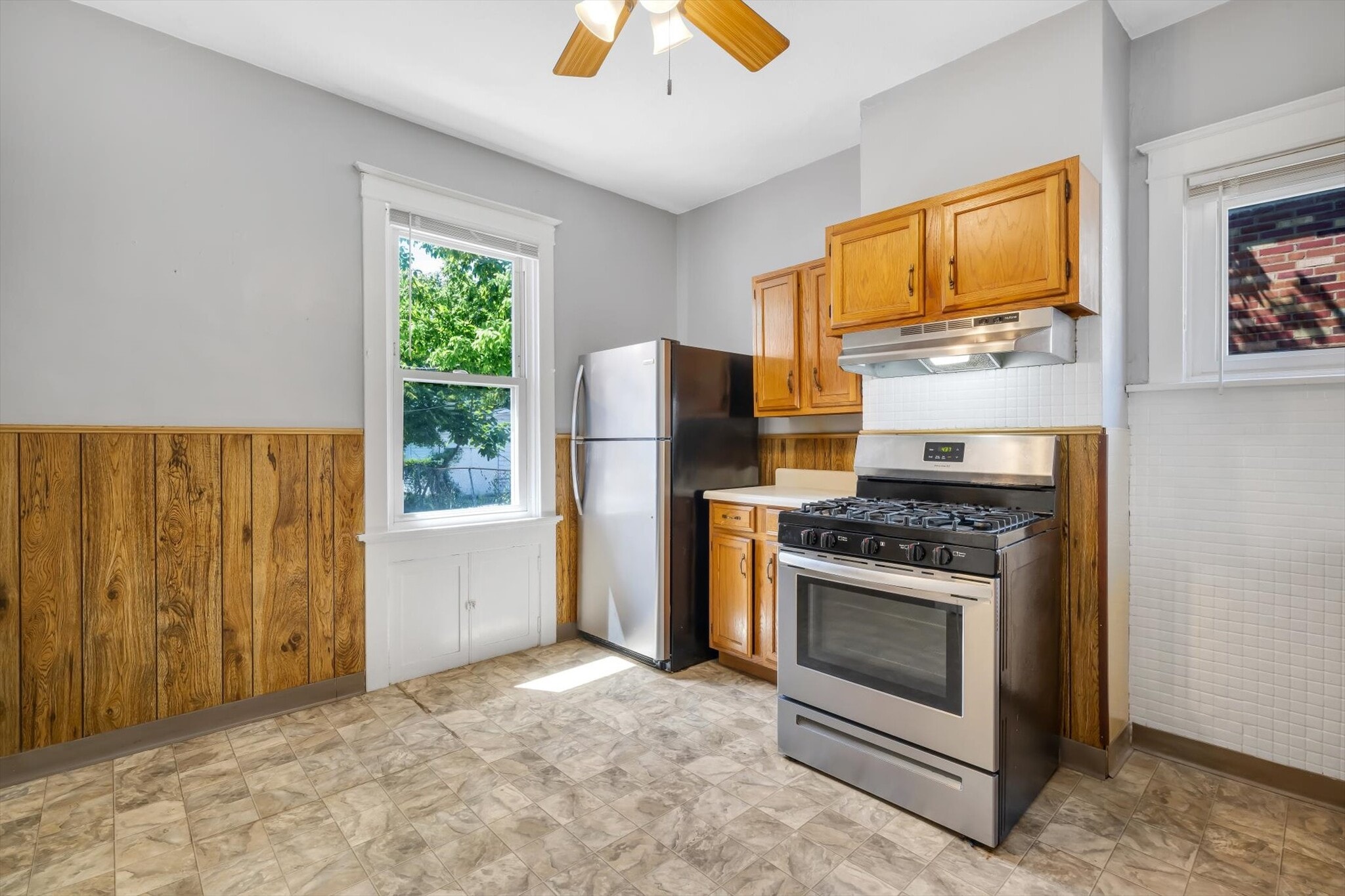 Building Photo - 1223 Gruner pl